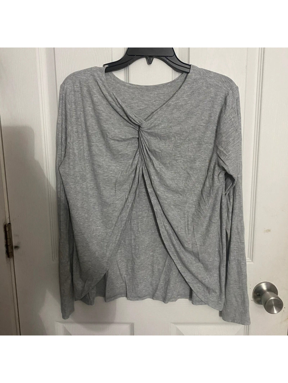 Gray Ribbed Twist Back Long Sleeve Top L
